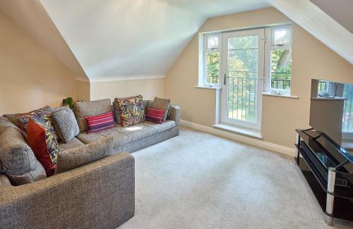 Barnt Green Apartment | Host & Stay - Danford Court