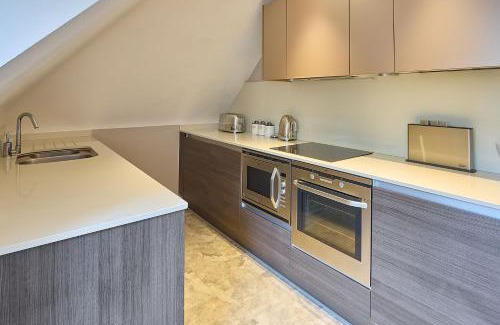 Barnt Green Apartment | Host & Stay - Danford Court