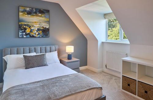 Barnt Green Apartment | Host & Stay - Danford Court