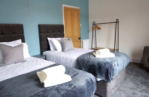 Northampton House | Host & Stay | Delapre Street