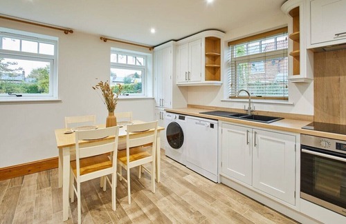 Alne House | Host & Stay | Fawcett Cottage
