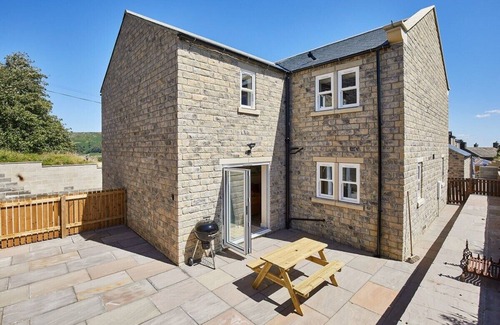 Lofthouse House | Host & Stay | Foggyshaw Lodge