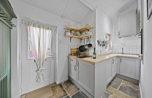 Calver House | Host & Stay | Foxglove Cottage