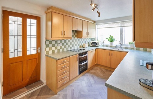 Loftus House | Host & Stay | Glenfield Terrace