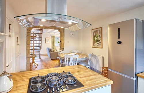 Masham House | Host & Stay | Green Willow