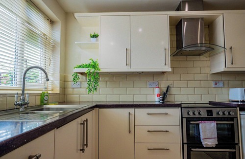 Wyken House | Host & Stay | Manfield Avenue