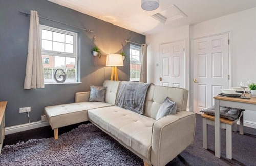 Worcester Apartment | Host & Stay | New Street Room