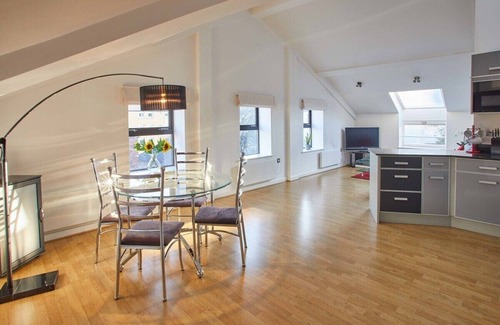 Harrogate City Centre Apartment | Host & Stay | No 7 Regent House