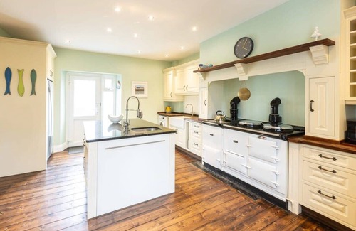Lesbury House | Host & Stay | Old Reading Room