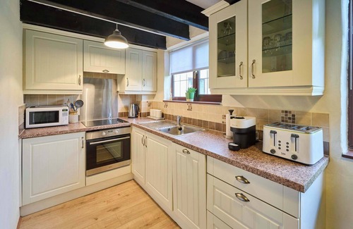 North Buckland House | Host & Stay | Providence Cottage