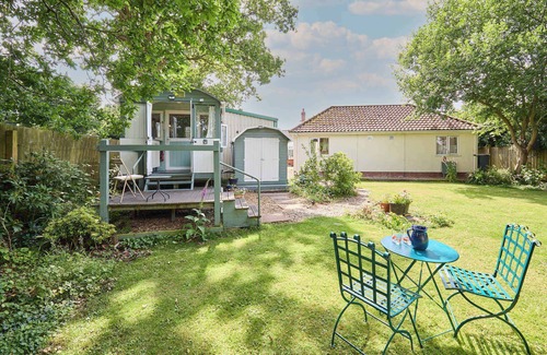Melton Constable Ski Chalet | Host & Stay | Shepherd's Hut
