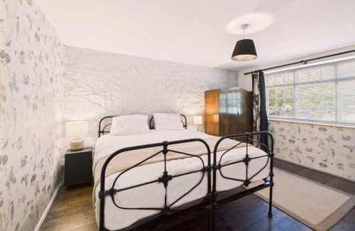 Old Bewick House | Host & Stay - Stonecrop Cottage