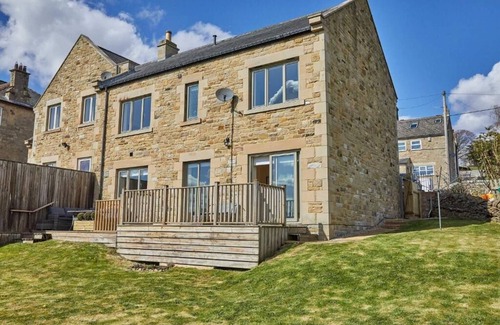 Haydon Bridge House | Host & Stay | Strathview