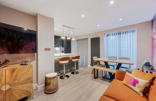 Hope Street House | Host & Stay | The Pilgrim Coach House II