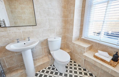 Much Wenlock Apartment | Host & Stay | The Raven Hotel Rooms