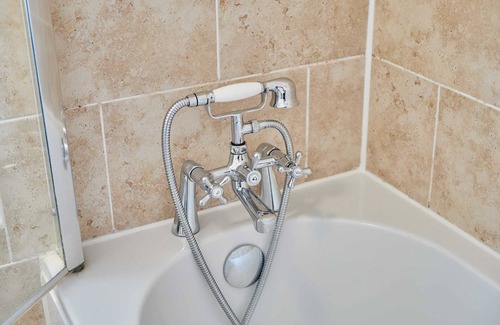 Much Wenlock Apartment | Host & Stay | The Raven Hotel Rooms
