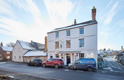 Much Wenlock Apartment | Host & Stay | The Raven Hotel Rooms