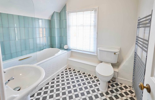 Much Wenlock Apartment | Host & Stay | The Raven Hotel Rooms