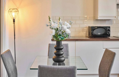 The Docks Apartment | Host & Stay | Three Graces Getaway