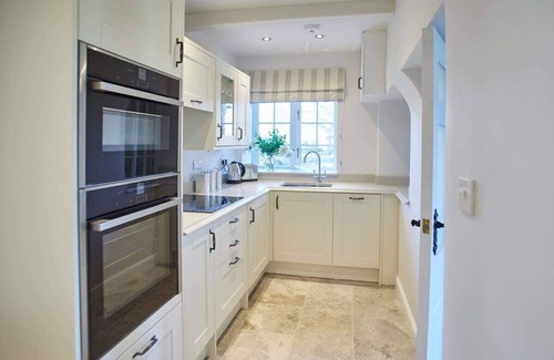 Harrogate House | Host & Stay | Tithe Cottage