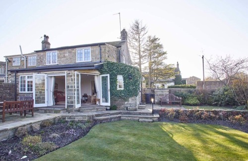 Harrogate House | Host & Stay | Tithe Cottage