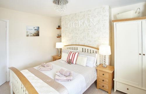 Hinderwell Apartment | Host & Stay - View Point Apartment