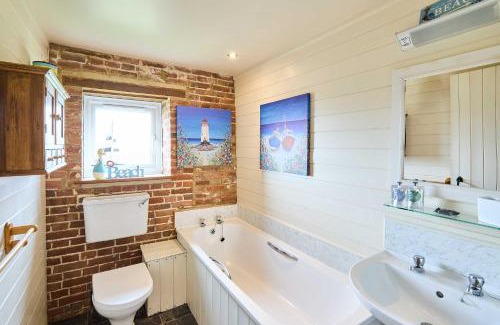 Fakenham House | Host & Stay - West Barn