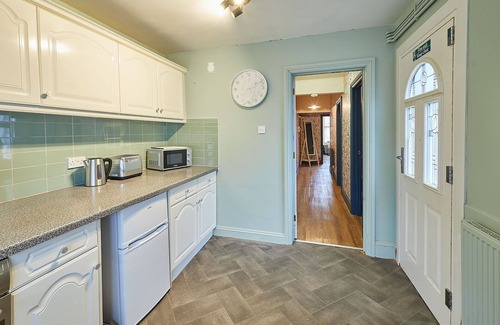 Shelsley Beauchamp Apartment | Host & Stay | Wildwood Retreat