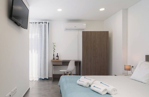 Arvore House | Host Wise Arvore - Room w/Balcony and Pool