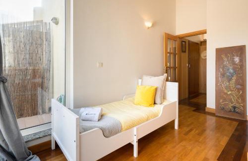 Gulpilhares Apartment | Host Wise - Stunning Modern Flat w Terrace Miramar Gaia