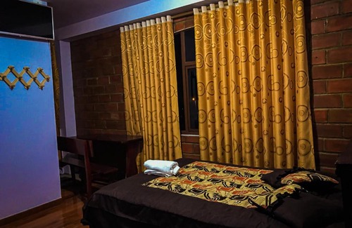 Salasaca House | Hostal Bar-Restaurant Samana Wasi