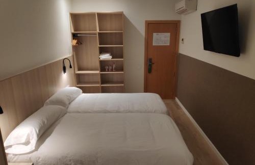 La Maternitat i Sant Ramon House | Hostal BESTPRICE Barcelona Stadium