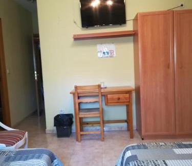 Brunete House | Hostal Brunete