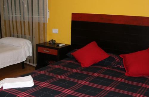 Milagro House | HOSTAL BURGALES
