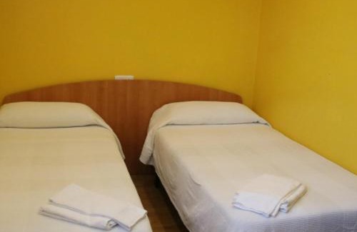 Milagro House | HOSTAL BURGALES