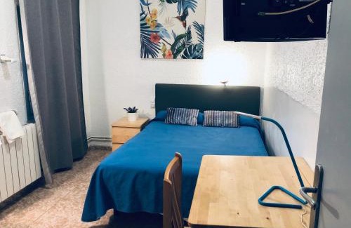 El Prat de Llobregat House | Hostal Carlos III