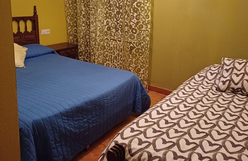 Hinojosa de Duero House | Hostal Casa Chore by gaiarooms