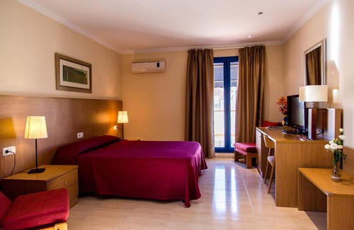 La Senia House | Hostal Casa Manolo