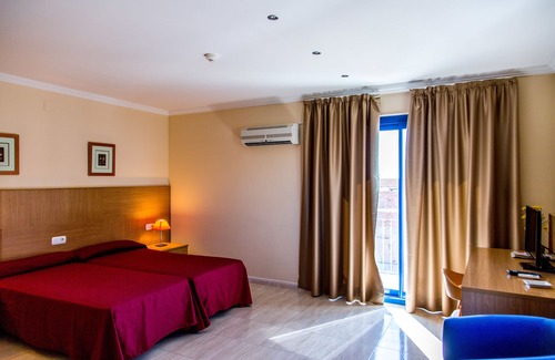 La Senia House | Hostal Casa Manolo