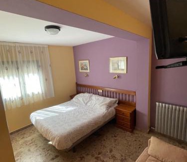 Guadalaviar House | Hostal Casa Martina