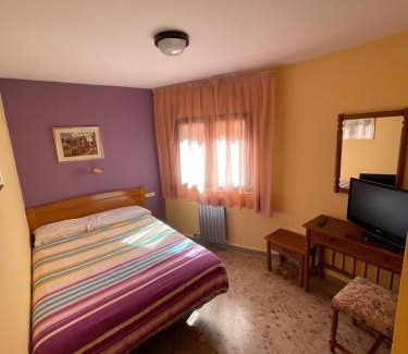 Guadalaviar House | Hostal Casa Martina