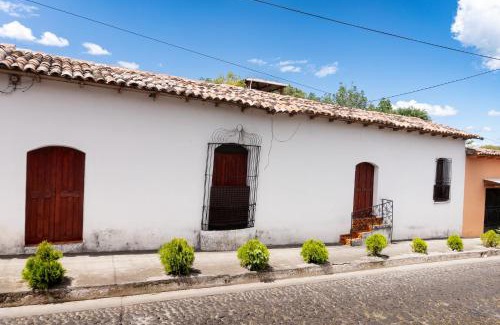 Suchitoto Apartment | Hostal Delmy