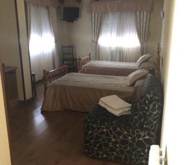 Cilleruelo de Bezana House | HOSTAL EL ESCUDO