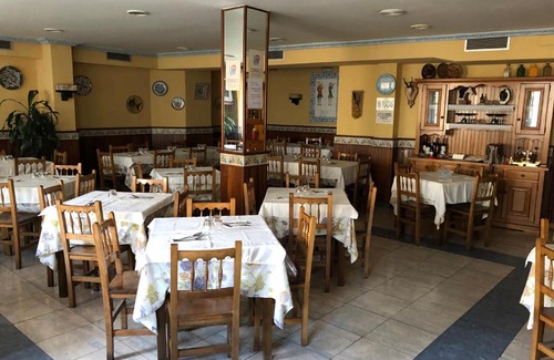Cilleruelo de Bezana House | HOSTAL EL ESCUDO