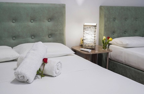 Santa Clara House | Hostal Familia Rivalta