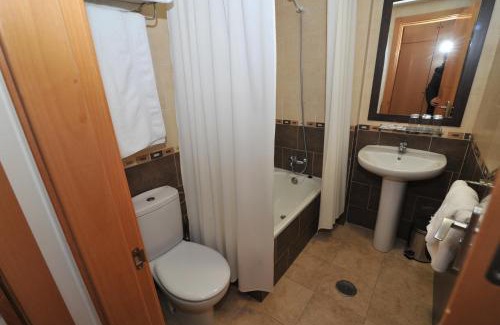 San Fernando de Henares House | Hostal Goyma III
