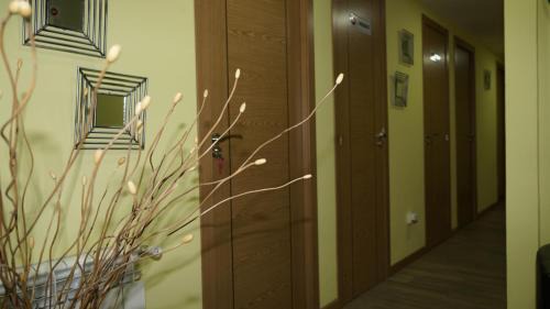 Torres de la Alameda House | Hostal La Pared