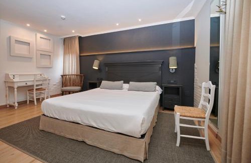 Isaba House | Hostal Lola