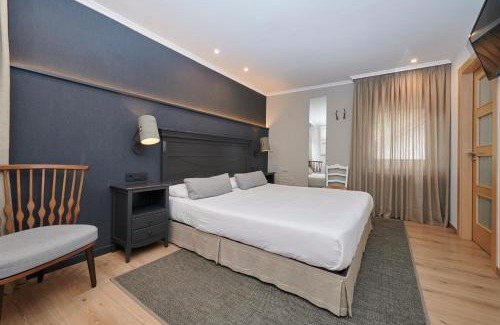 Isaba House | Hostal Lola