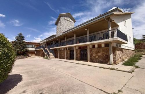 Olvega House | Hostal Los Infantes